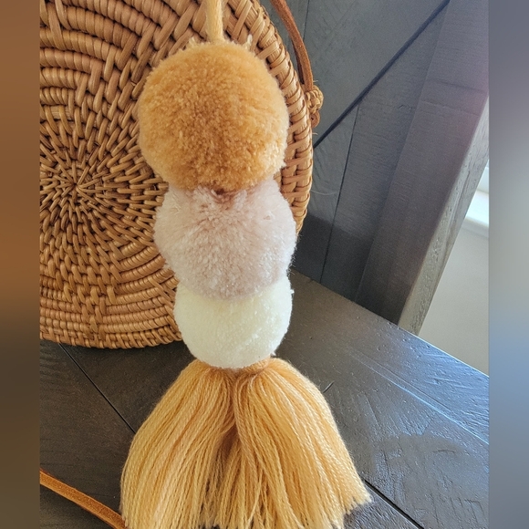 BOHO Round Woven Rattan Crossbody Bag with Pom-Pom Details - Picture 9 of 9